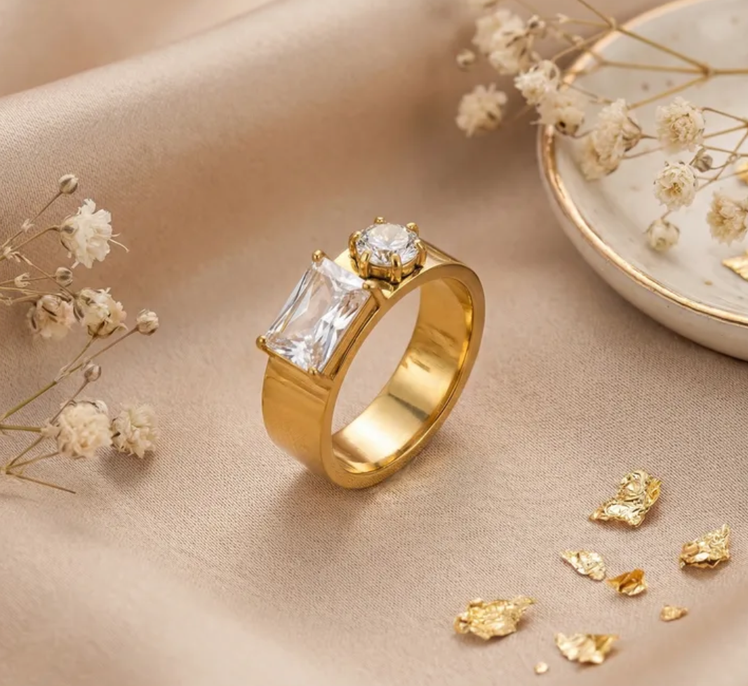 Amara Ring